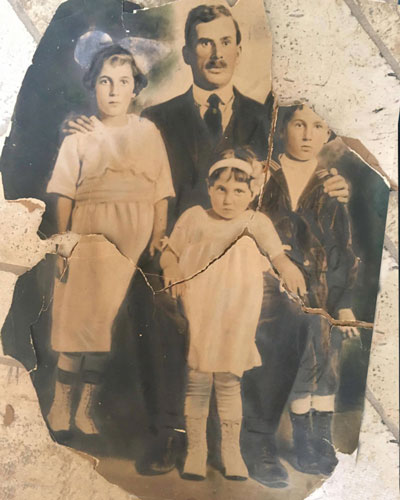 1920's family before